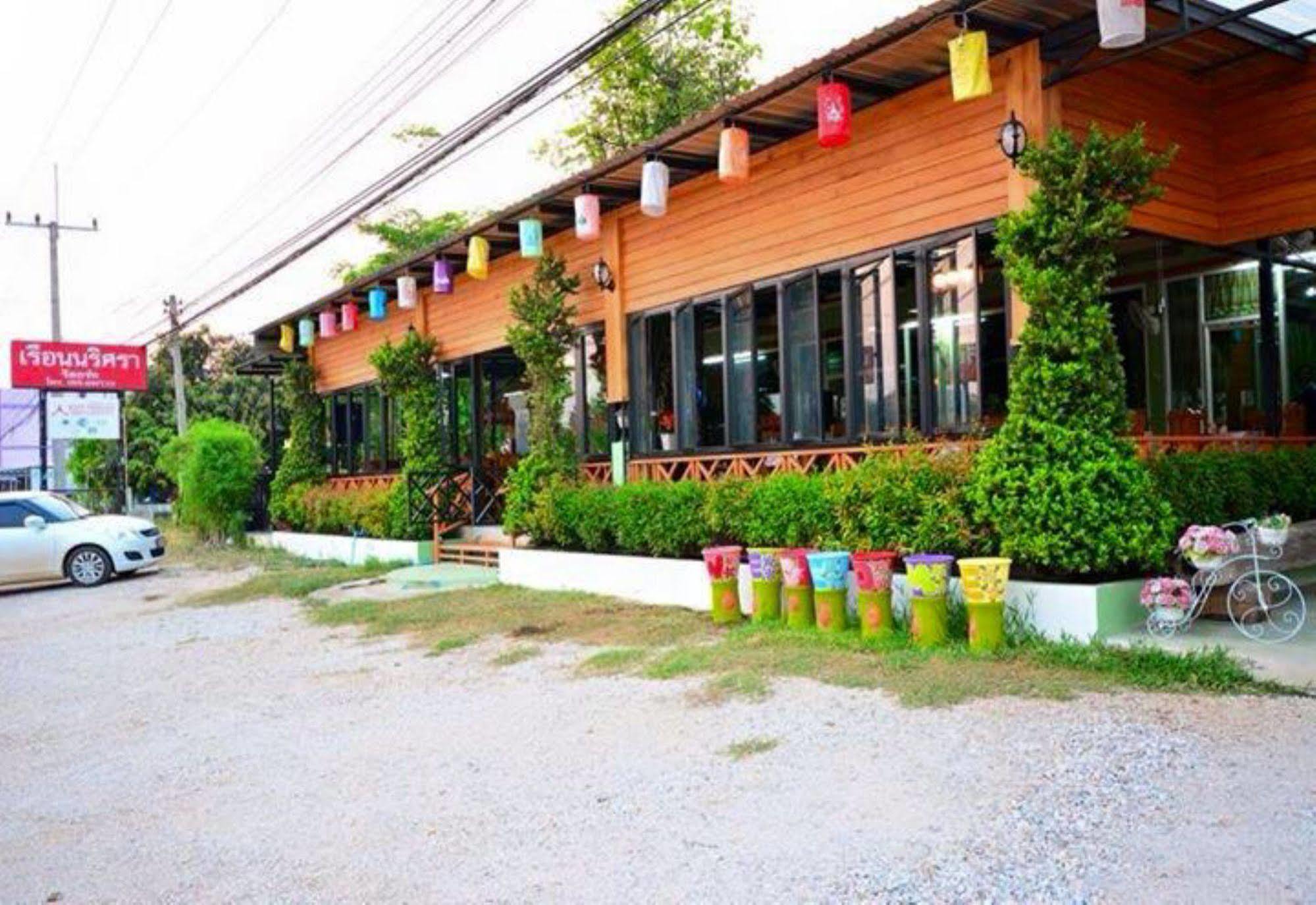 Ruen Narisra Resort Sukhothai Exteriör bild